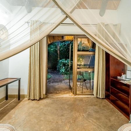 Nguni Lodge Водопад Виктория Экстерьер фото