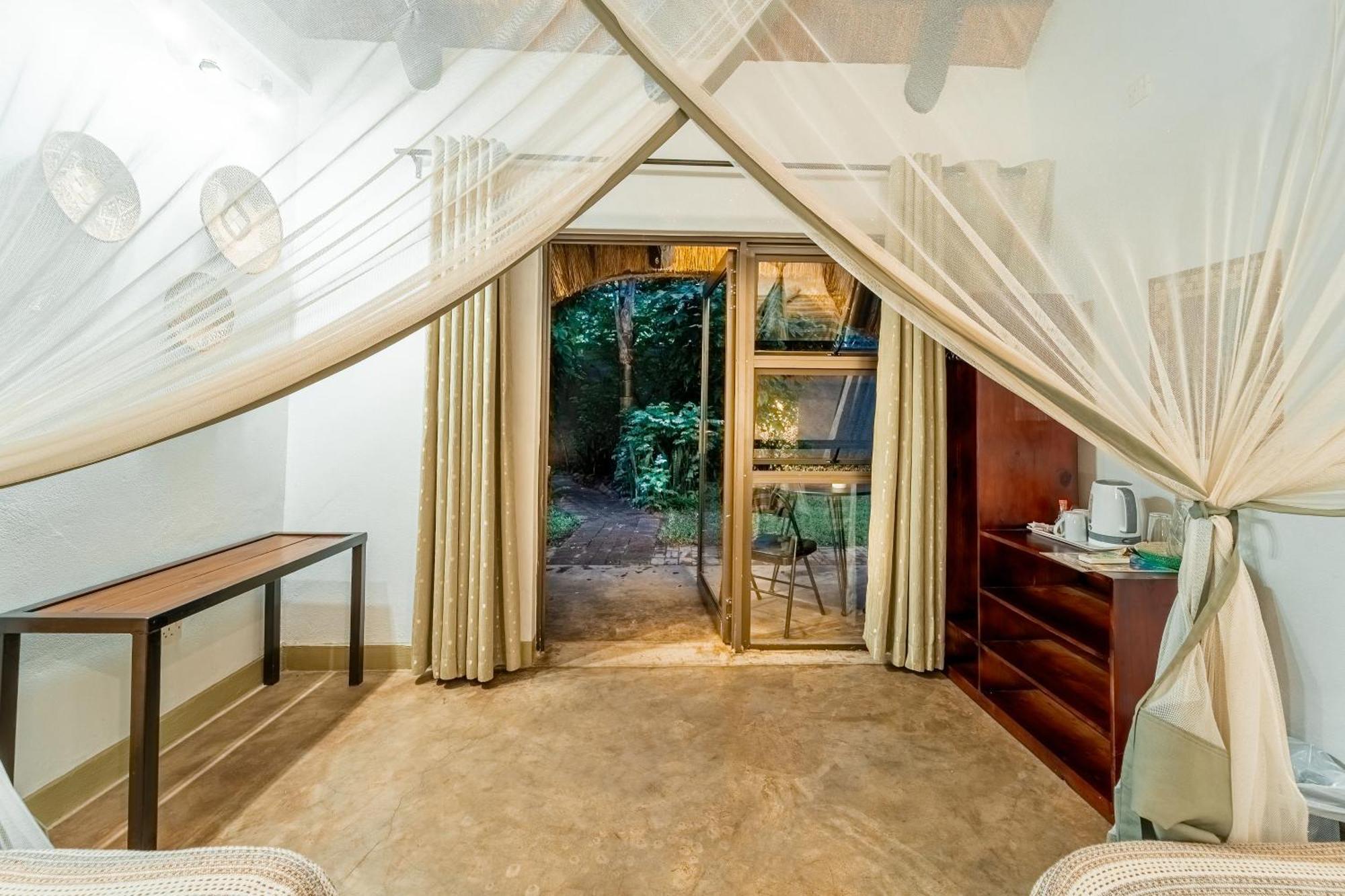 Nguni Lodge Водопад Виктория Экстерьер фото